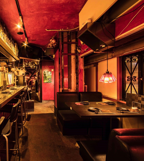 和歌山じゃんじゃん横丁の裏路地にある大型居酒屋　金魚